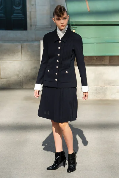 Look 12